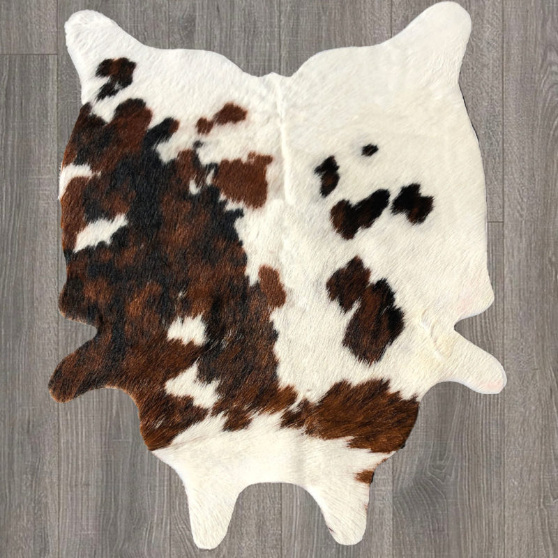Cowhide Brazilian Accent Piece Home Décor International, Inc.
